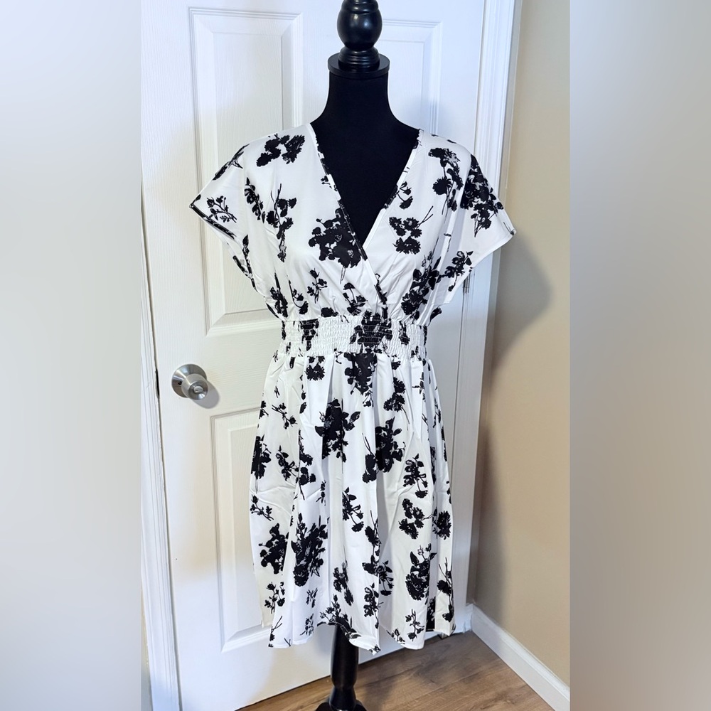 Elegant Black and White Floral Midi Dress
